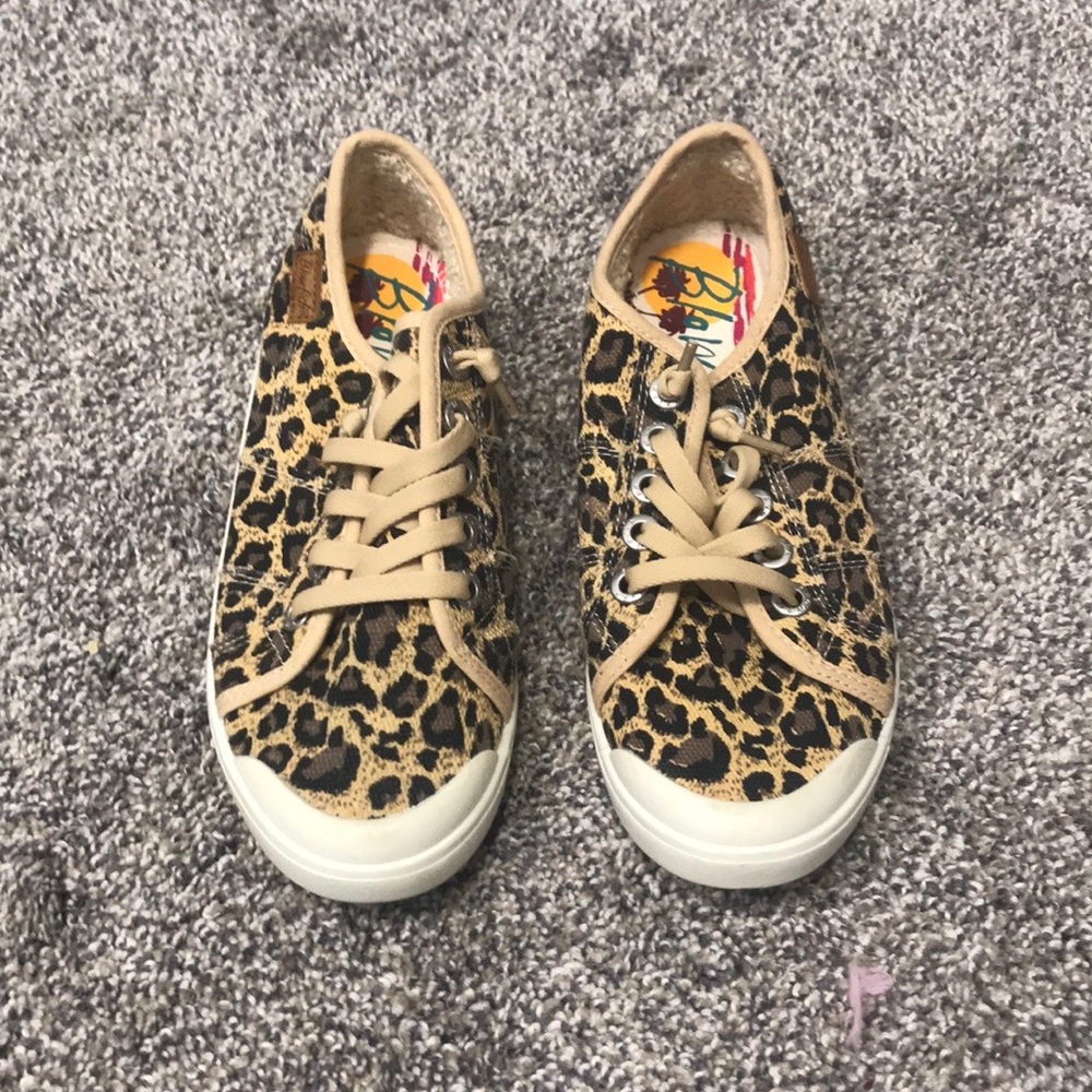 blow fish Womens size 6.5 shoe